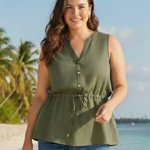 ❤️Banana Republic Khaki Drawstring Top Size Medium❤️